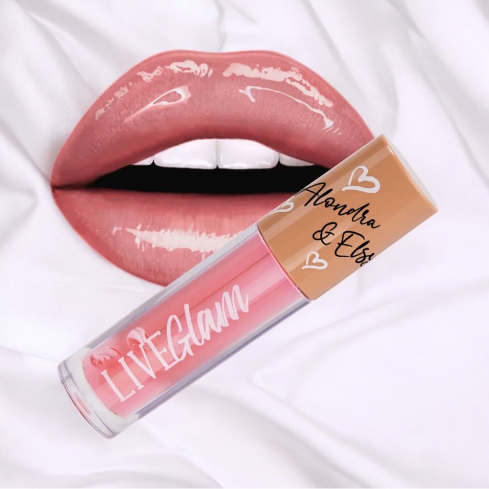 🩷🆕🩷 LIVEGlam Cherry Pie: Pinky-Sheer Lip Oil